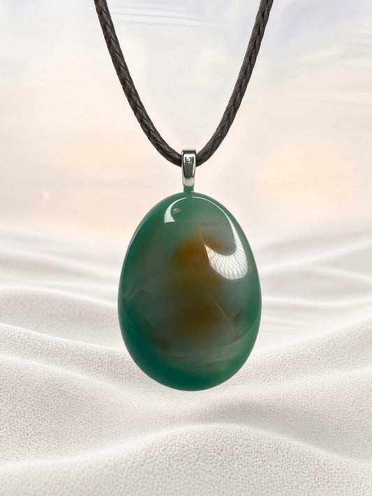 Dyed Window Agate Pendant Necklace