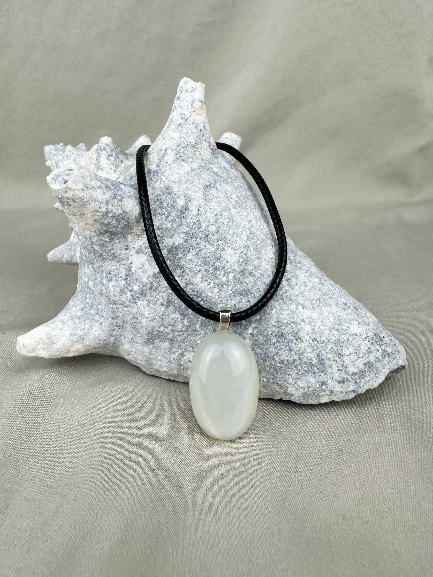 Silky Moonstone Pendant Necklace