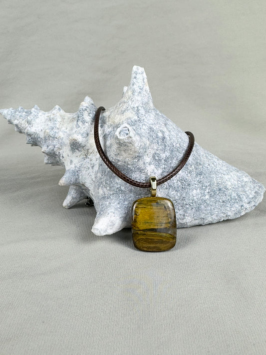 Nellite Pendant Necklace