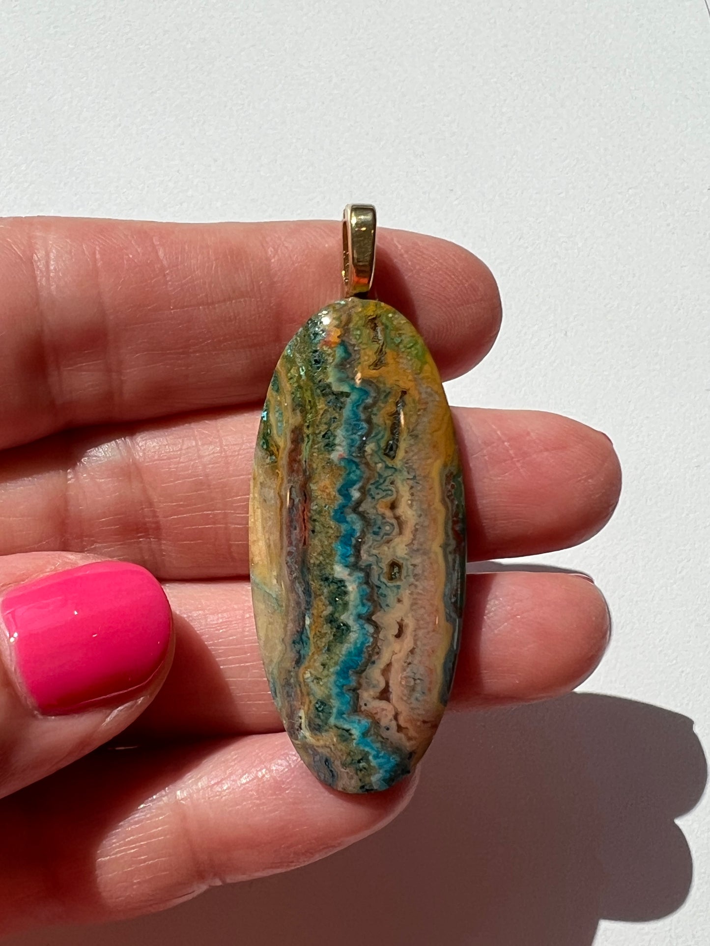 Fancy Lace Agate Pendant Necklace