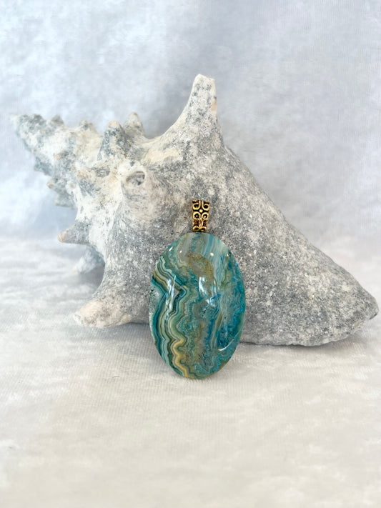 Fancy Lace Agate Pendant Necklace