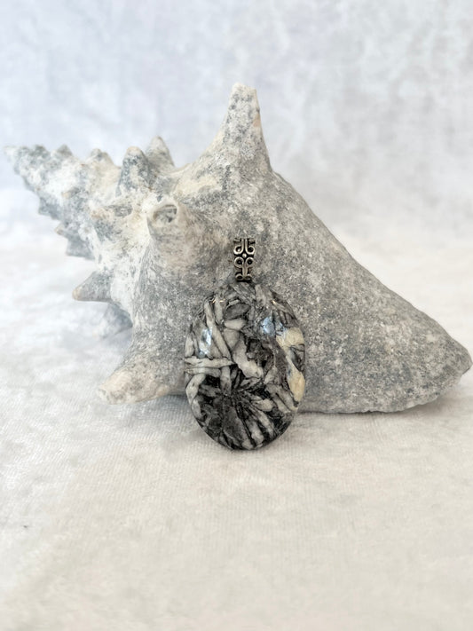 Austrian Pinolith Pendant Necklace