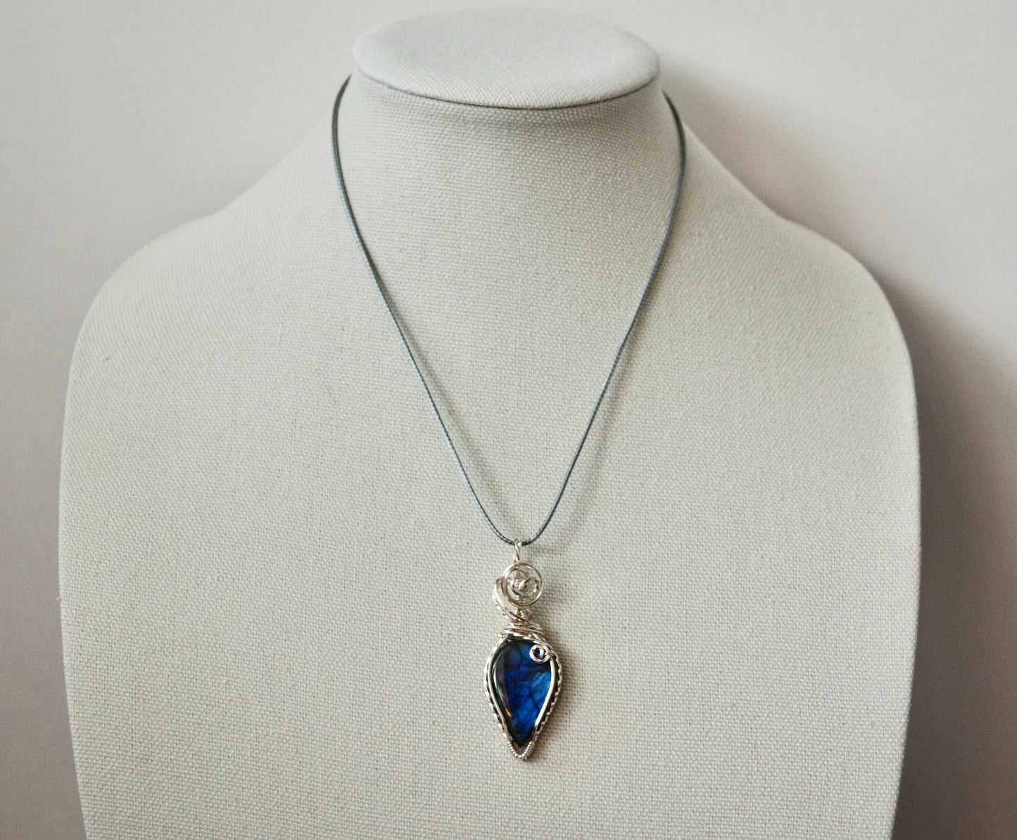 Blue Labradorite Pendant Necklace