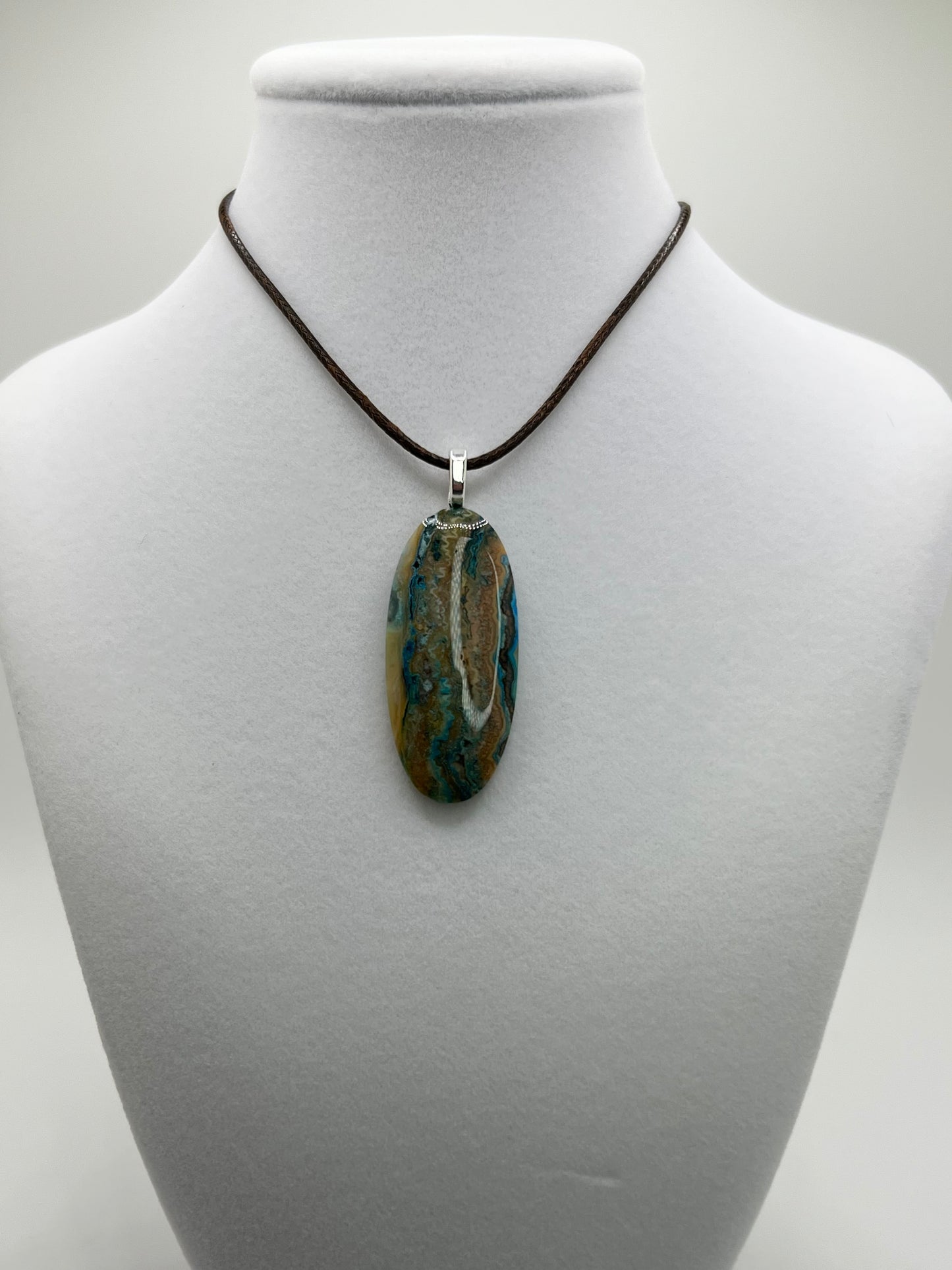 Fancy Lace Agate Pendant Necklace