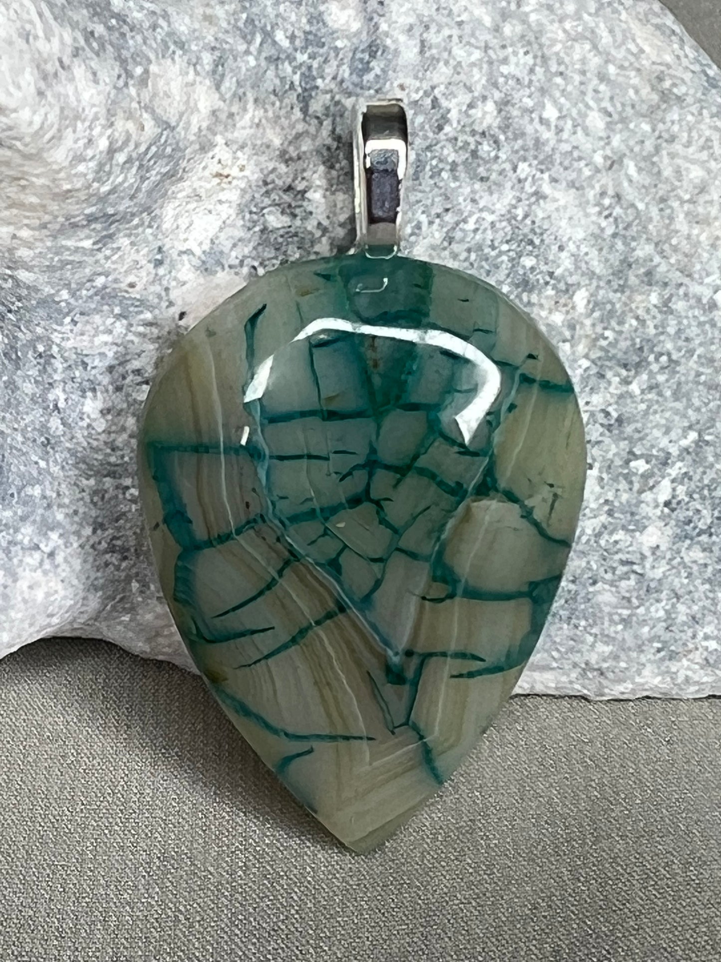 Dragon Vein Agate Pendant Necklace