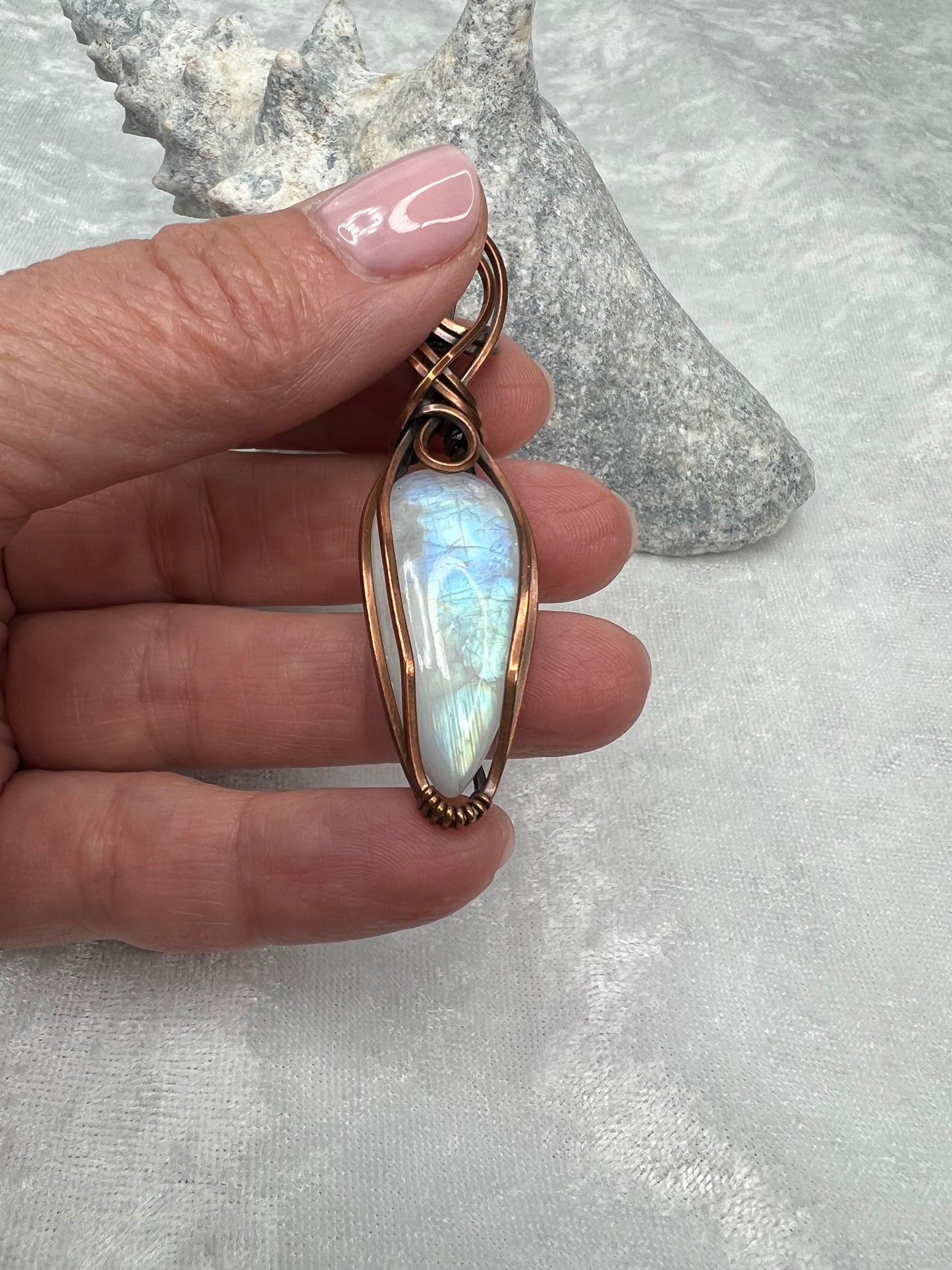 Flashy Moonstone Pendant Necklace