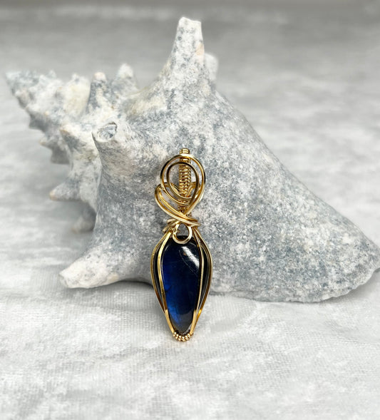 Blue Labradorite Pendant Necklace