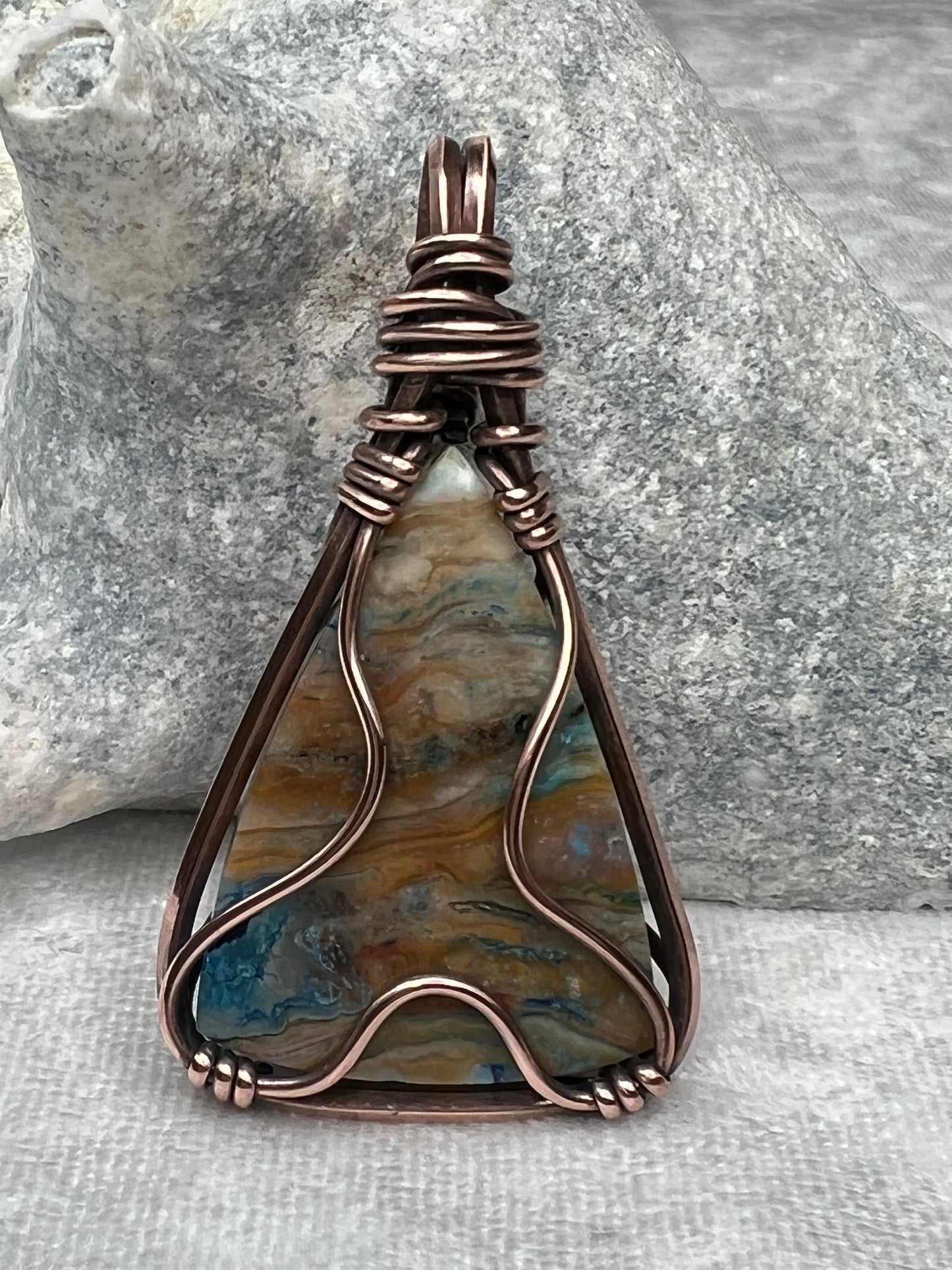 Fancy Lace Agate Pendant Necklace