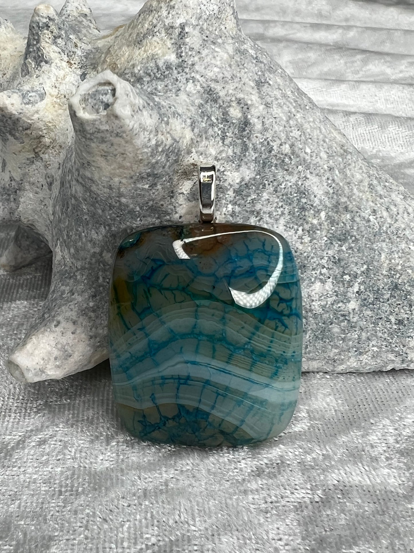 Dragon Vein Agate Pendant Necklace