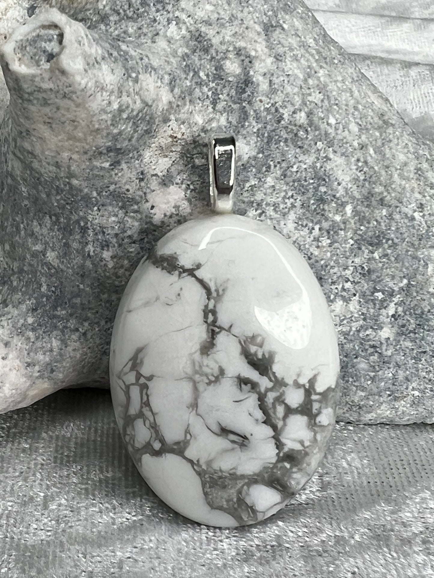 Howlite Pendant Necklace